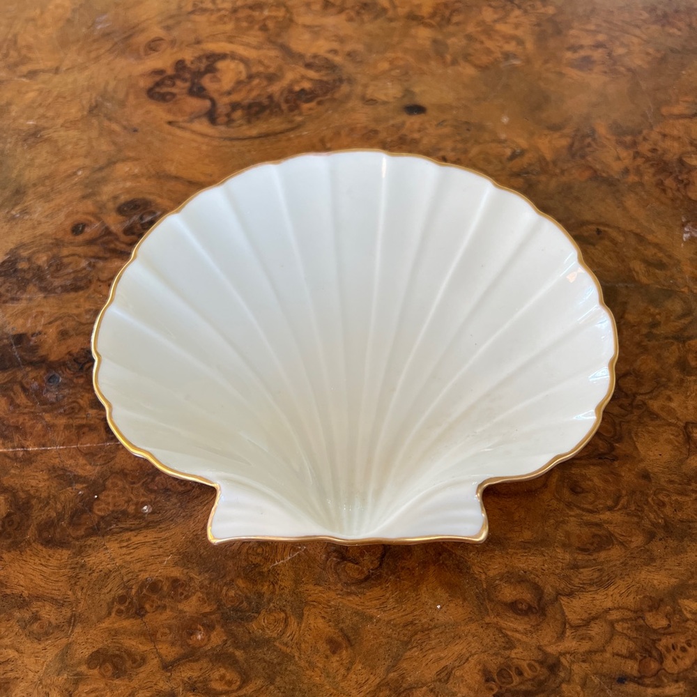 Lenox 7” Shell Dish with Gold Accents